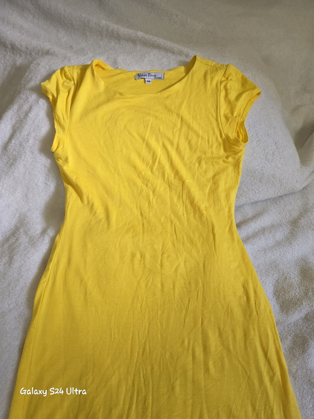 Velvet Torch Women's Bright Yellow Scoop Neck Short Sleeve Tee